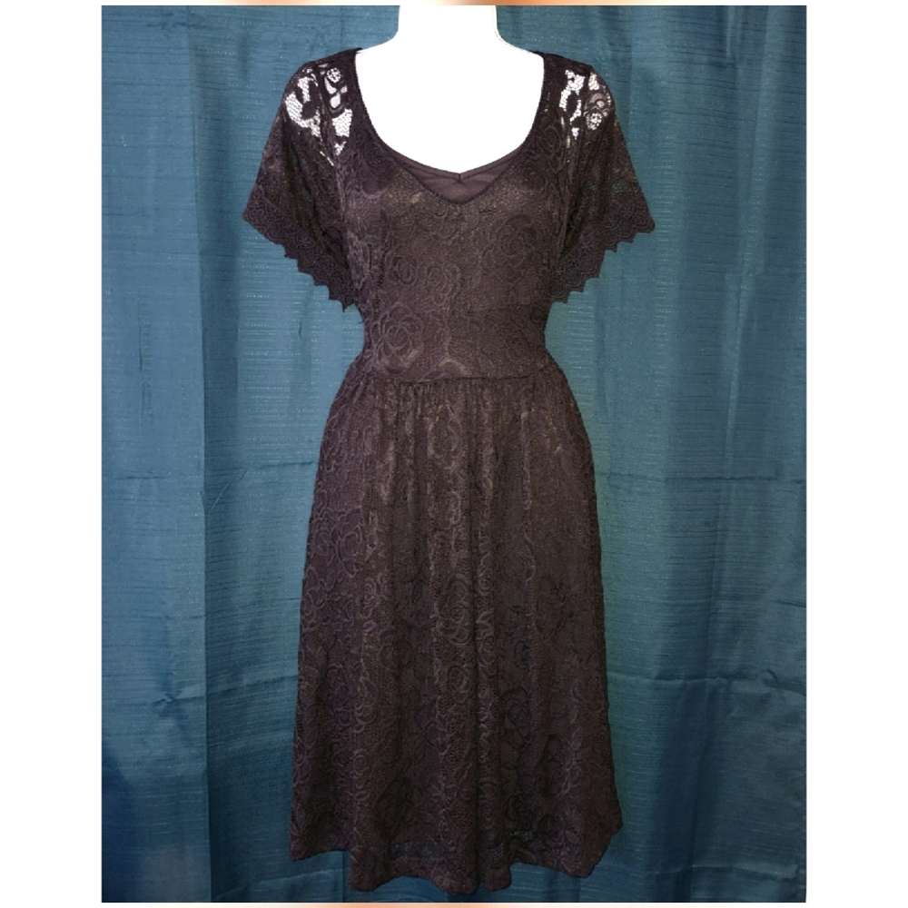 Torrid | Elegant Black Lace Dress - Picture 2 of 5
